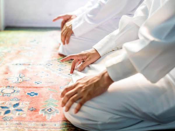 Gambar : Jari telunjuk ketika tasyahud
