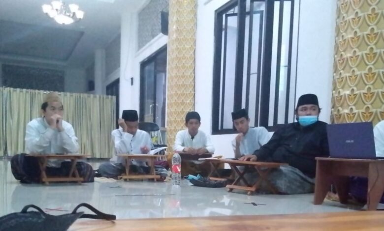 Pondok Pesantren (Ponpes) Darun Nun Sukun, Kota Malang, Jawa Timur ini membentuk dan mewujudkan para santri yang menyukai literasi.