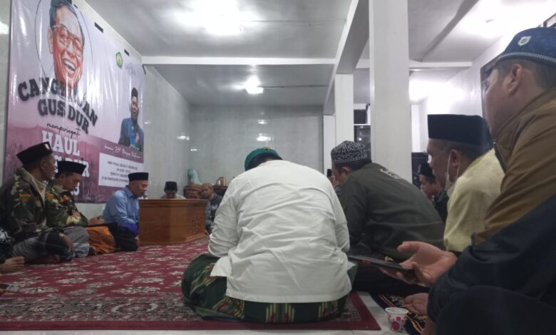 Kembali digulirkan, sebuah ngaji rutinan yang disebut oleh para jamaah dengan istilah "Cangkrukan Gusdur". Karena selama pandemi ngaji rutinan ini diliburkan, dan bisa dikatakan 'break' selama lebih dari 2 tahun, maka para jamaah merindukannya dengan bertanya-tanya "Kapan Cangkrukan Gusdur dimulai lagi?"