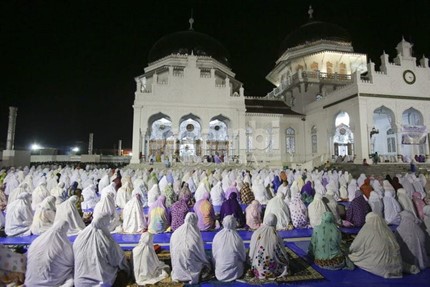Foto: Salat Tarawih di Bulan Ramadan