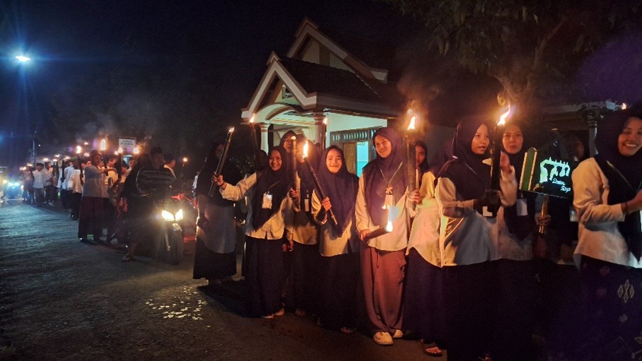Foto: Para santri begitu ceria dalam merayakan Takbir Keliling guna menyambut lebaran Idul Adha