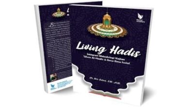 Gambar Buku Living Hadis “Intergrasi Metodologi Kajian ‘Ulumul Hadis dan Ilmu-Ilmu Sosial"